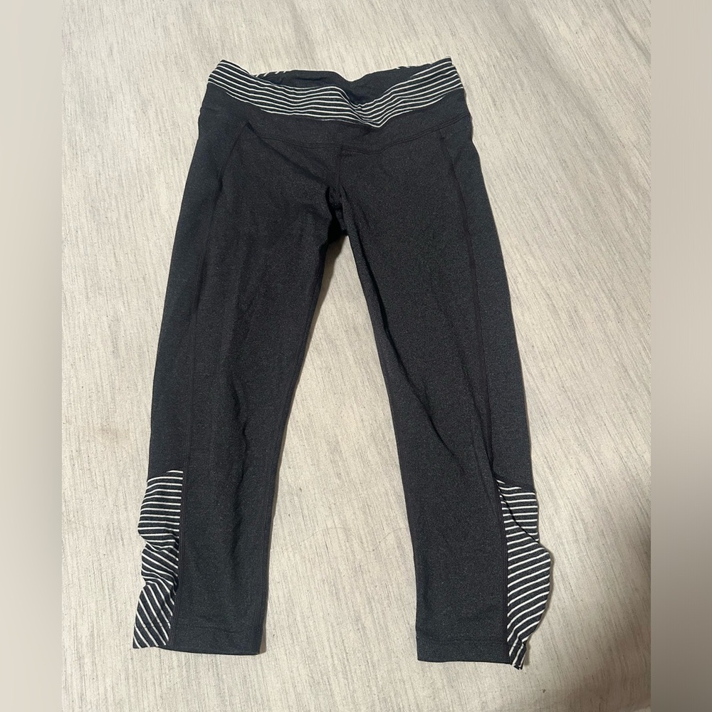 Dark grey Athleta capri yoga pants